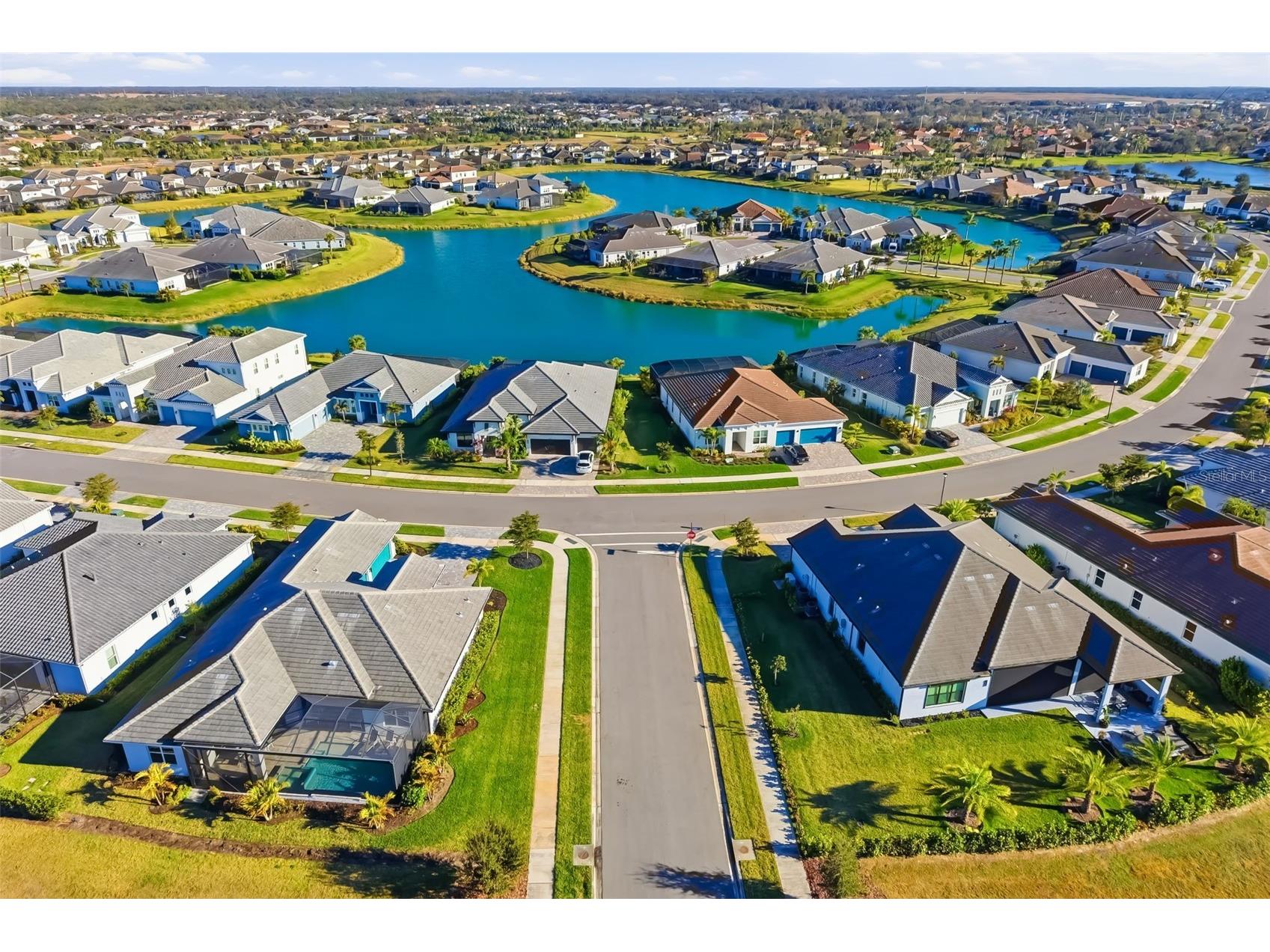 4677 Antrim Drive Sarasota FL 34240 A4684179 image51