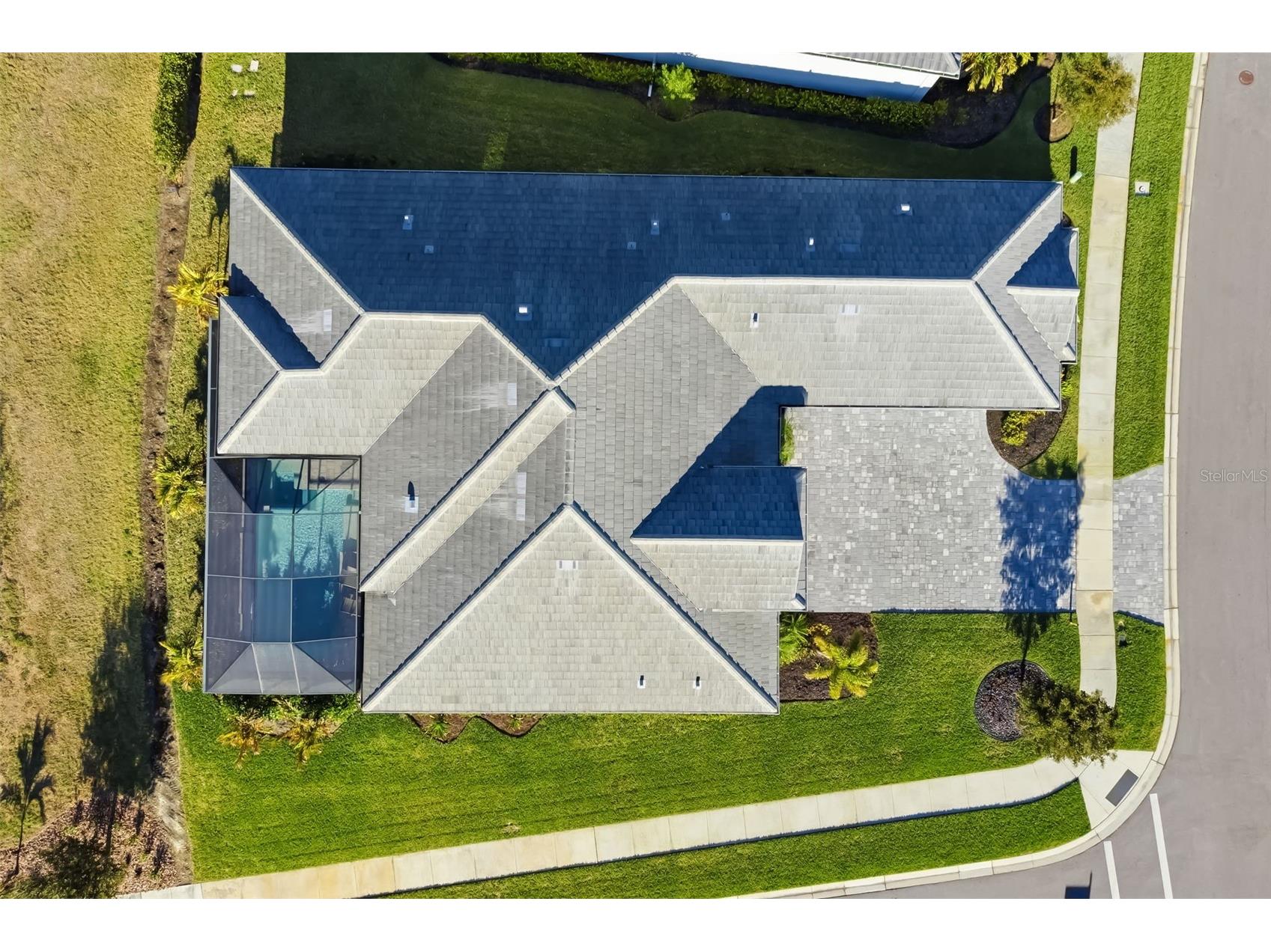 4677 Antrim Drive Sarasota FL 34240 A4684179 image56
