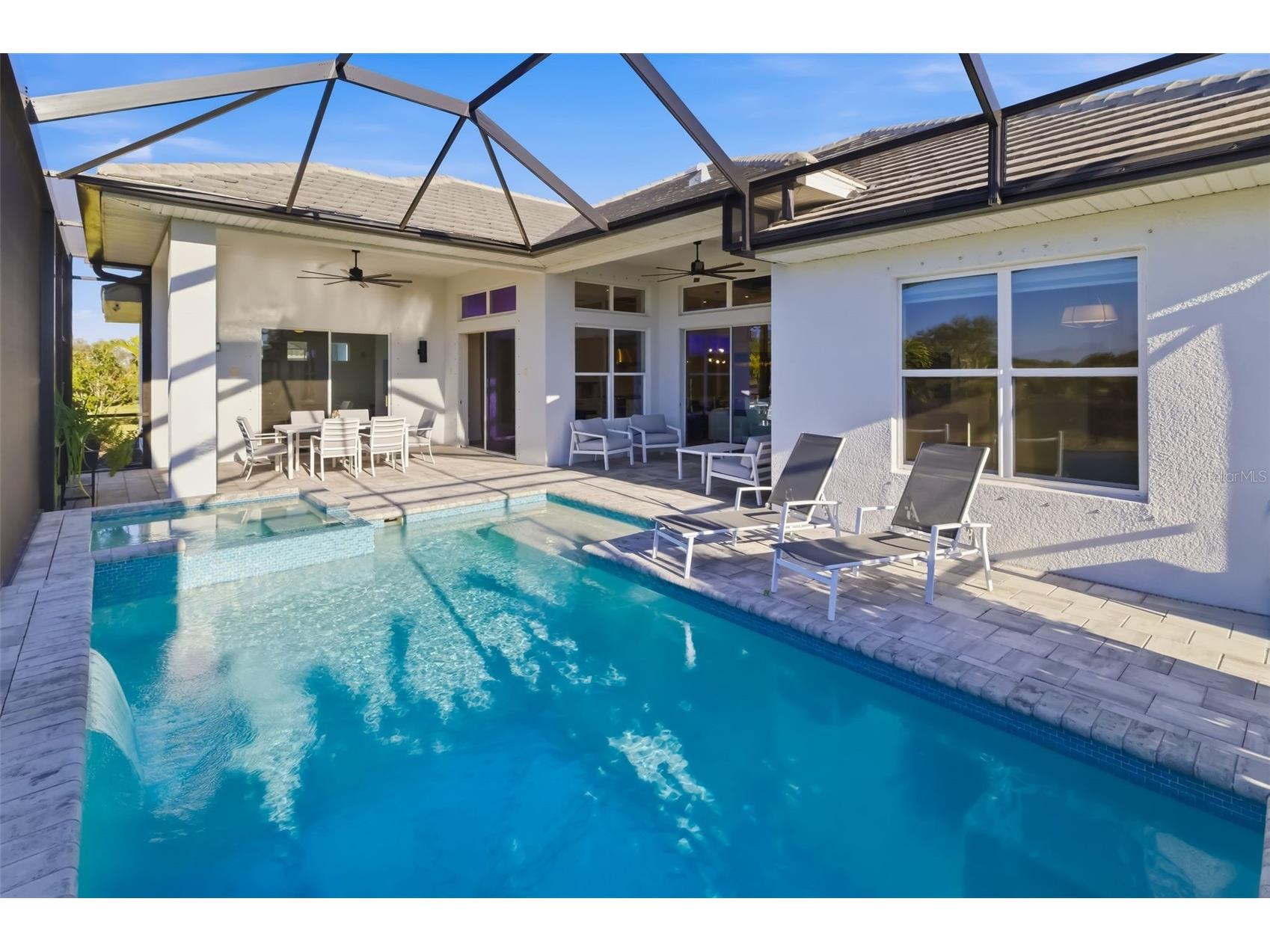 4677 Antrim Drive Sarasota FL 34240 A4684179 image58