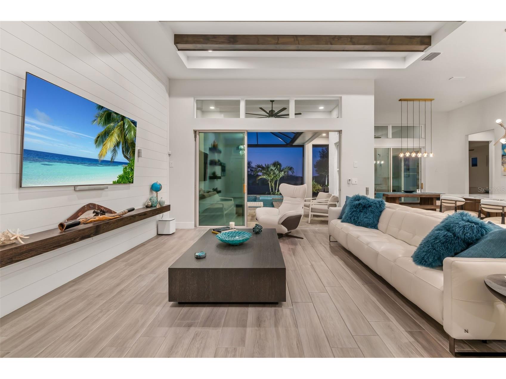4677 Antrim Drive Sarasota FL 34240 A4684179 image6