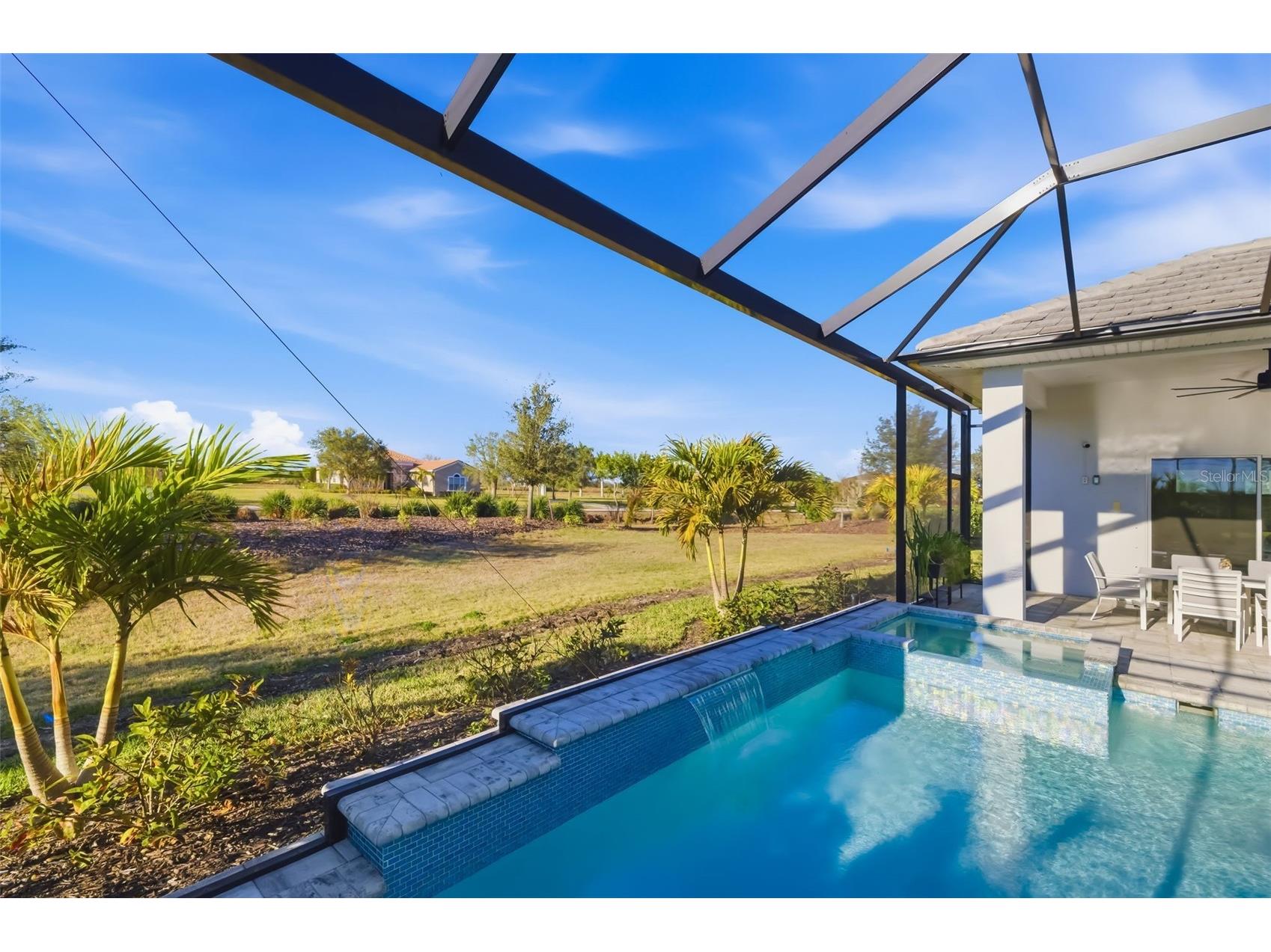 4677 Antrim Drive Sarasota FL 34240 A4684179 image60