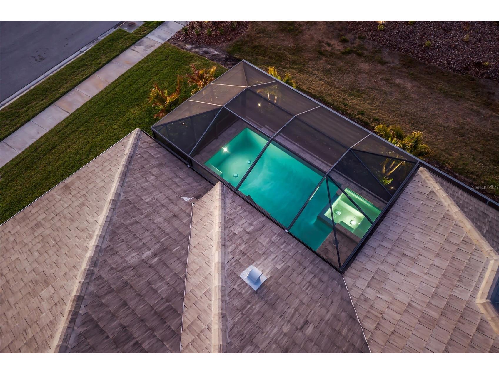 4677 Antrim Drive Sarasota FL 34240 A4684179 image87