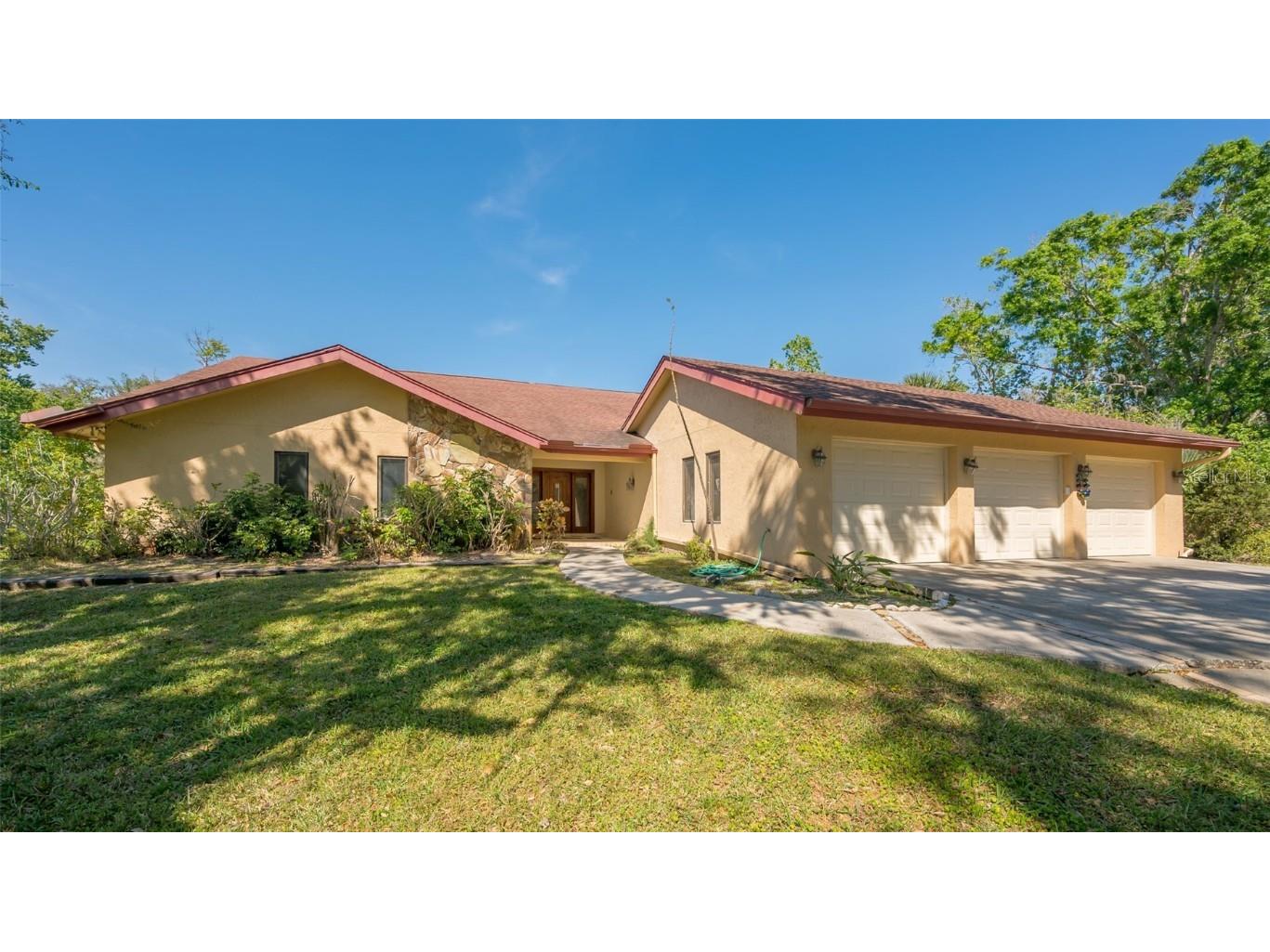 4677 Hadfield Drive Sarasota FL 34235 A4547897 image1