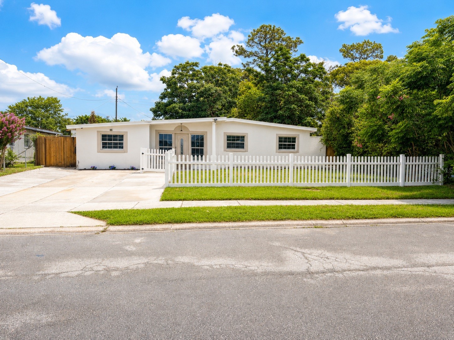 468 Clemson Drive Altamonte Springs FL 32714 O6417640 image1