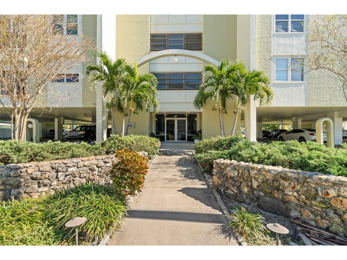 4681 1st Street NE #305 Saint Petersburg FL 33703 TB8324279 image1