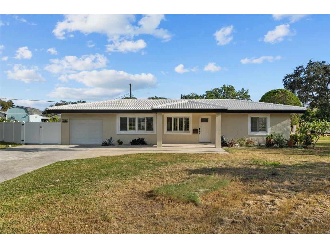 4681 Shore Acres Boulevard NE Saint Petersburg FL 33703 TB8440195 image1