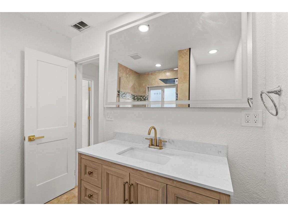 4681 Shore Acres Boulevard NE Saint Petersburg FL 33703 TB8440195 image15