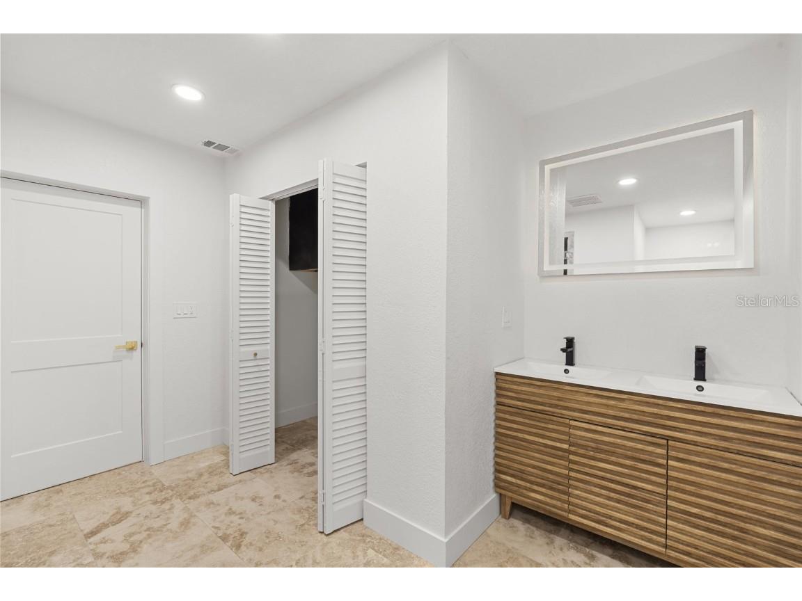 4681 Shore Acres Boulevard NE Saint Petersburg FL 33703 TB8440195 image19