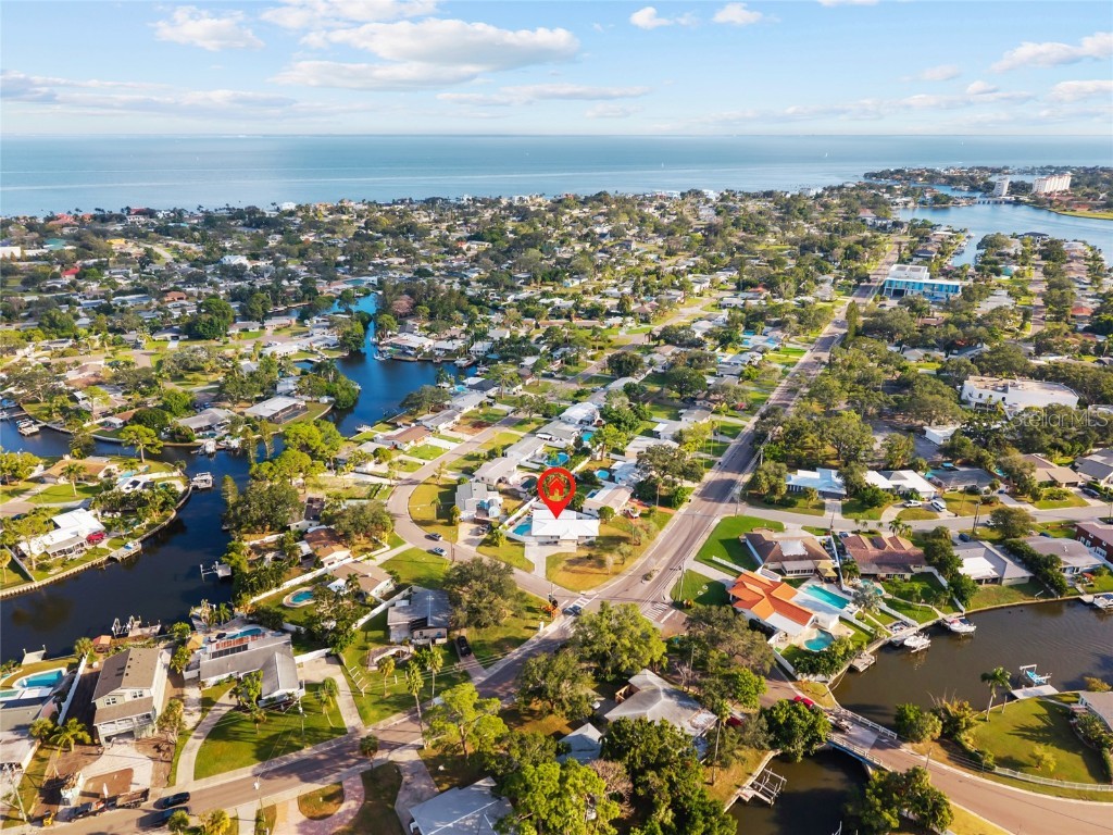 4681 Shore Acres Boulevard NE Saint Petersburg FL 33703 TB8440195 image35