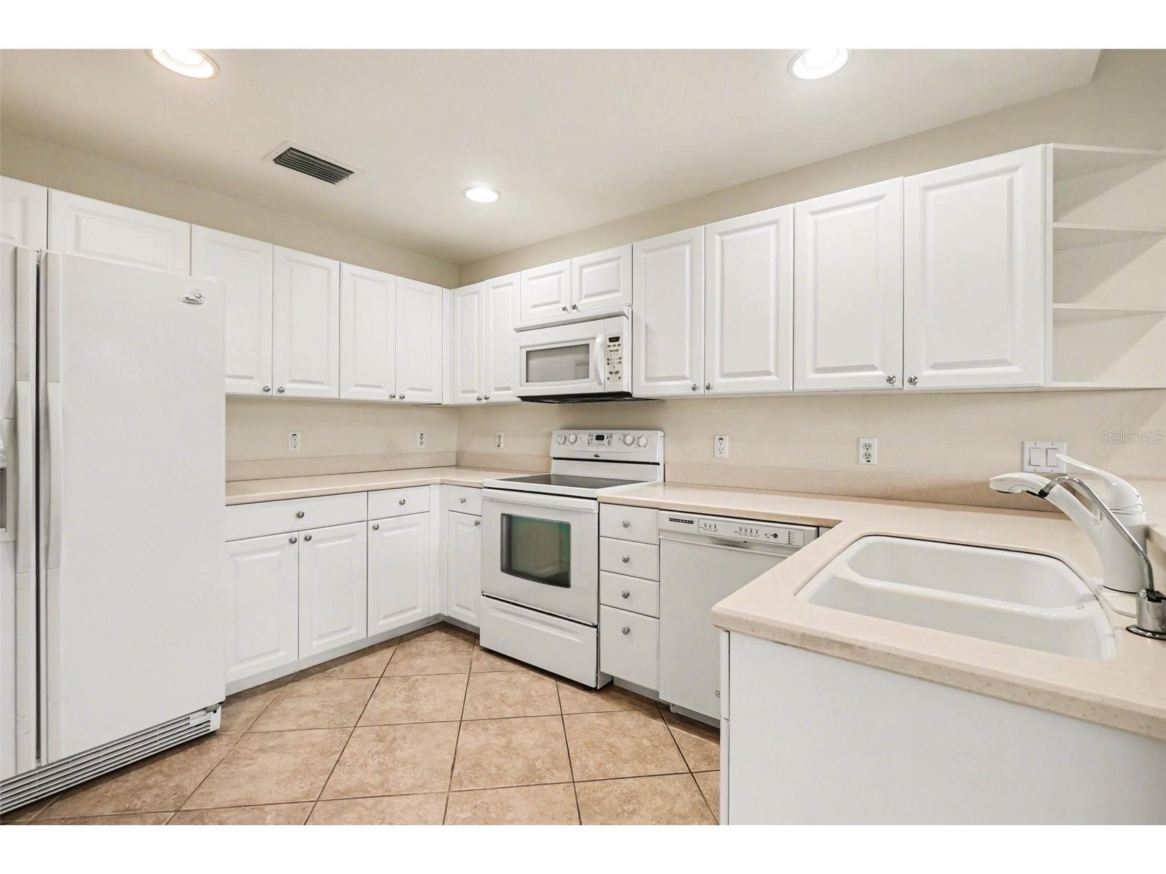 4683 Club Drive #101 Port Charlotte FL 33953 D6145973 image11