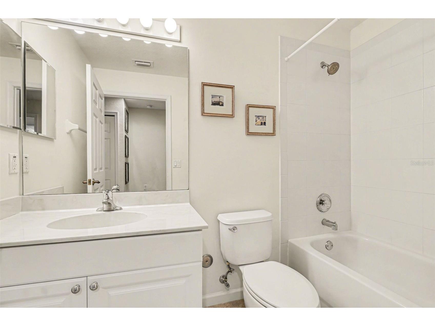 4683 Club Drive #101 Port Charlotte FL 33953 D6145973 image14