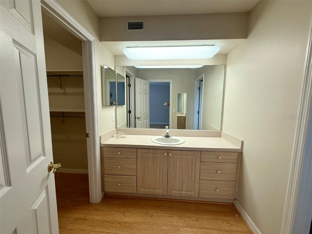 4683 Winston Lane N #30 Sarasota FL 34235 A4670091 image33