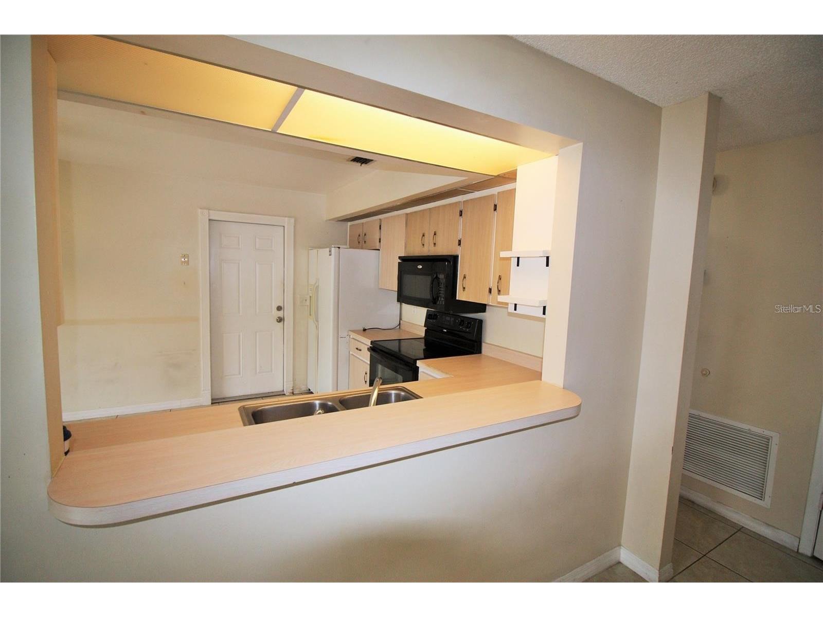 4684 Pheasant Run Drive #3B Orlando FL 32808 R4910930 image7