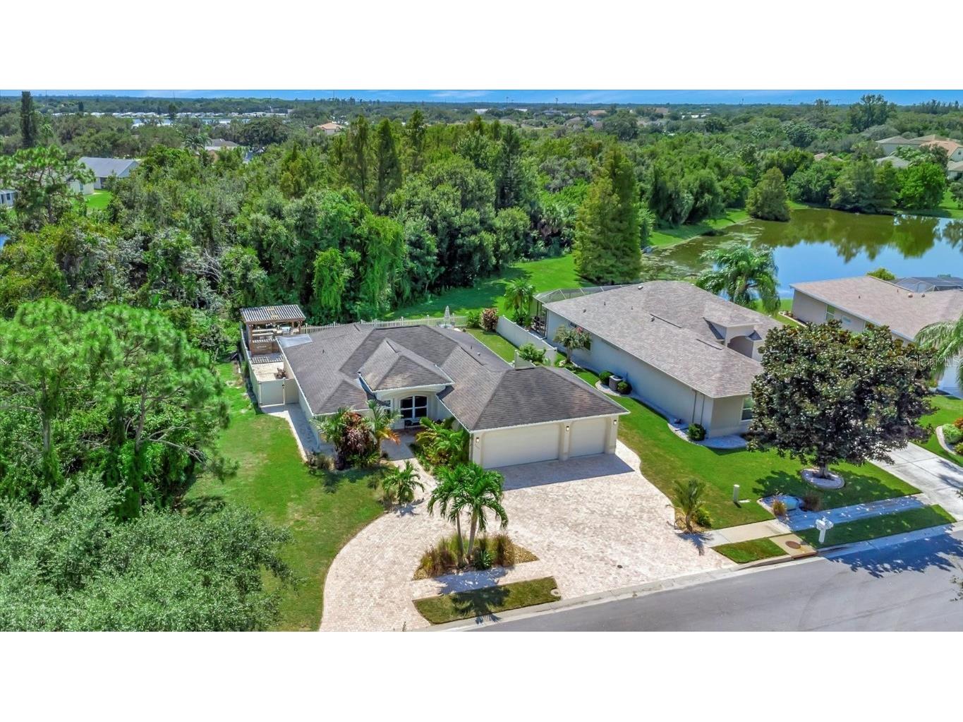 4688 72nd Court E Bradenton FL 34203 TB8302992 image1