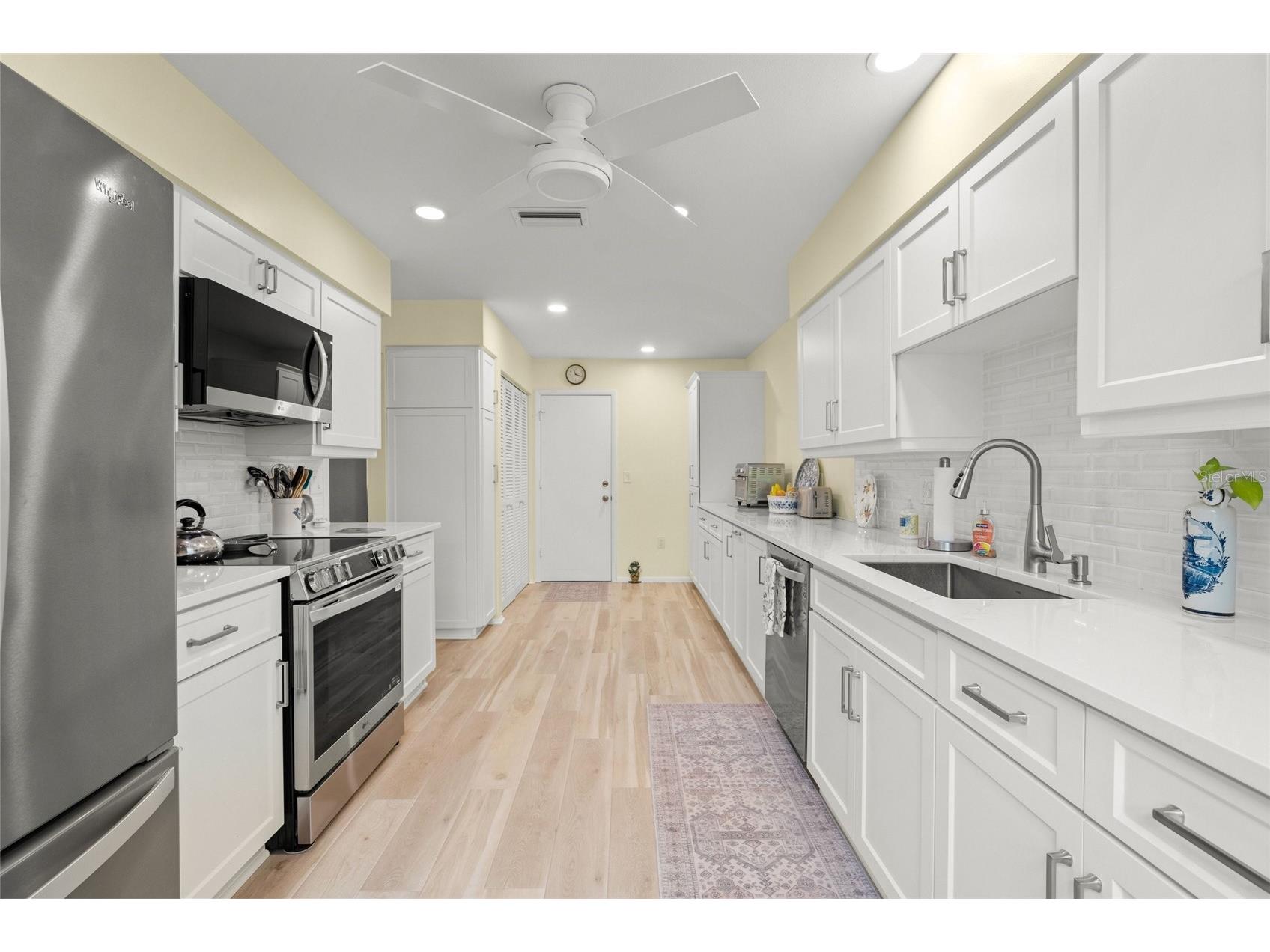 4688 Oak Hollow Drive #25 Sarasota FL 34241 A4690247 image15