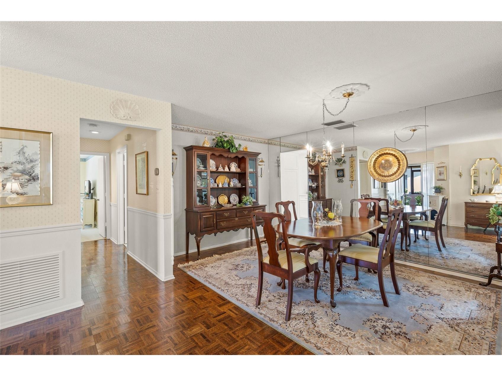 4688 Oak Hollow Drive #25 Sarasota FL 34241 A4690247 image5