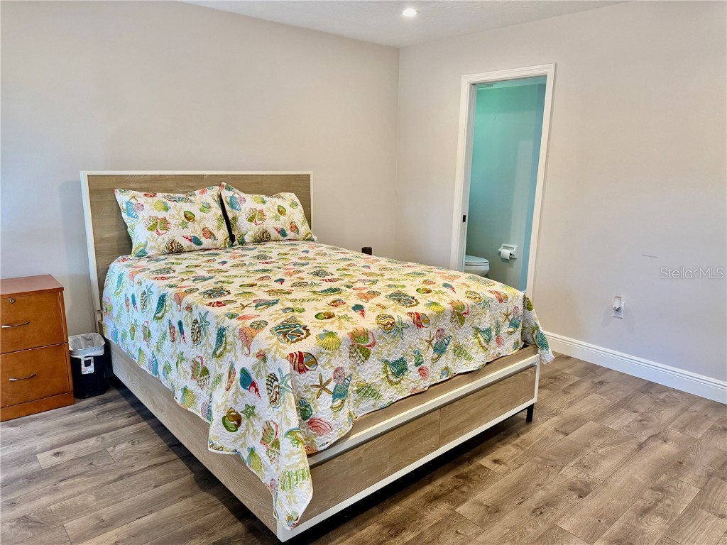 4689 Oak Forest Drive E #1 Sarasota FL 34231 A4656654 image14