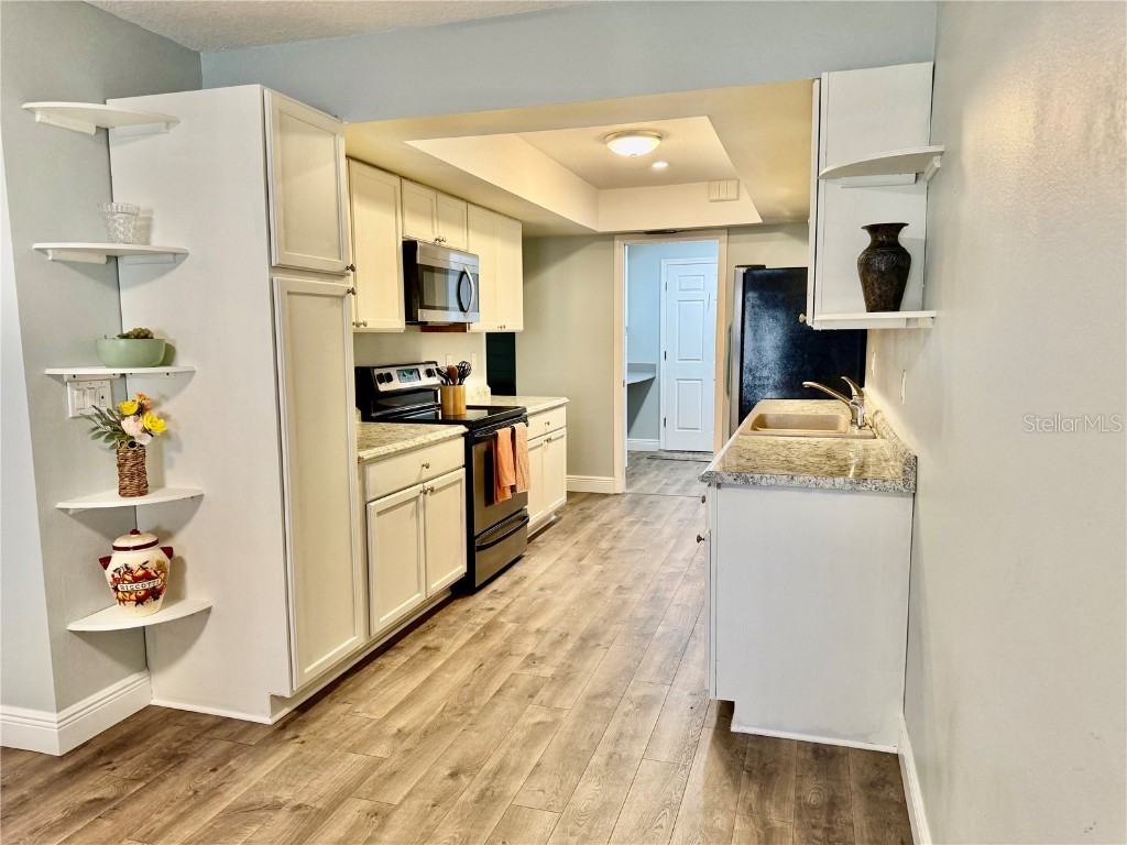 4689 Oak Forest Drive E #1 Sarasota FL 34231 A4656654 image5