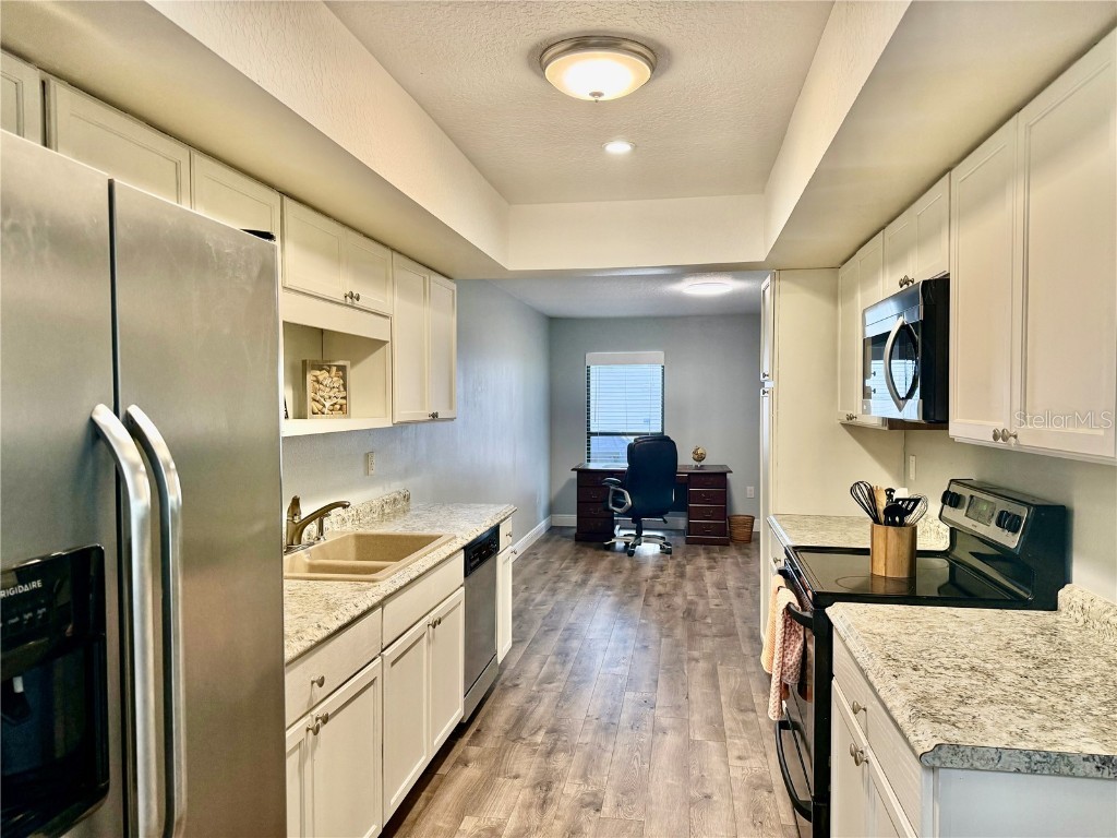 4689 Oak Forest Drive E #1 Sarasota FL 34231 A4656654 image6