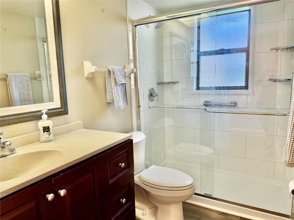 4689 Oak Forest Drive E #1 Sarasota FL 34231 A4656654 image8