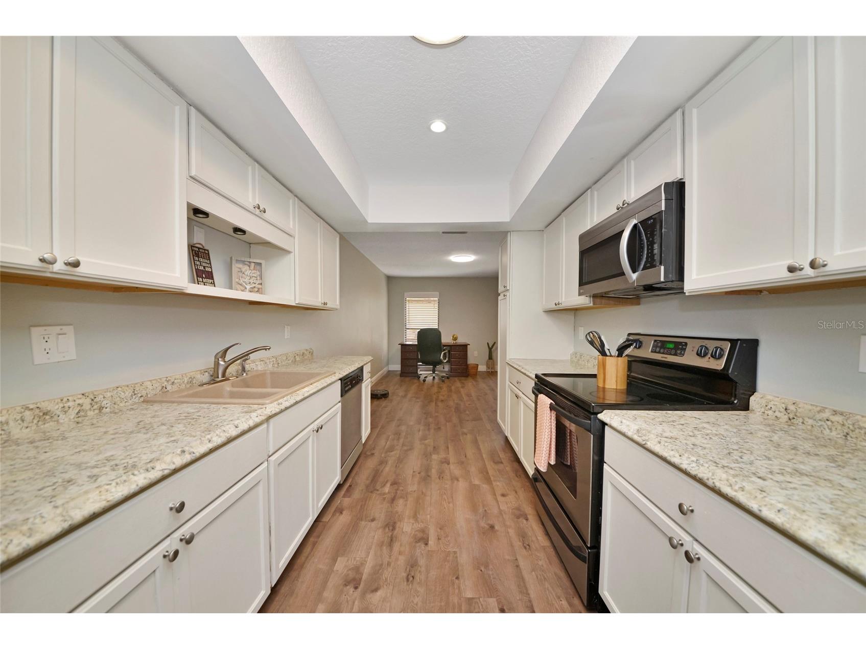 4689 Oak Forest Drive E #1 Sarasota FL 34231 A4684507 image16