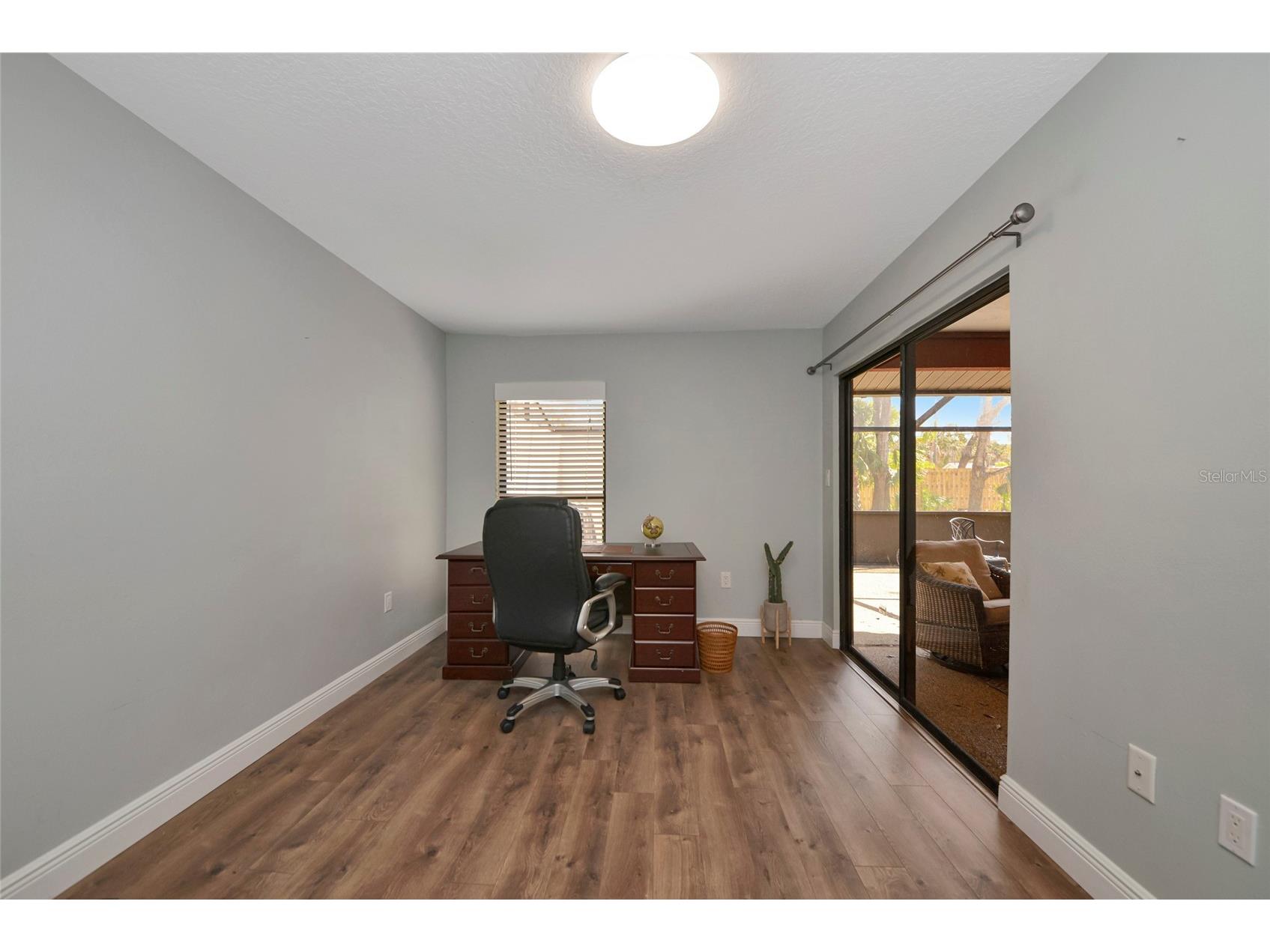 4689 Oak Forest Drive E #1 Sarasota FL 34231 A4684507 image18