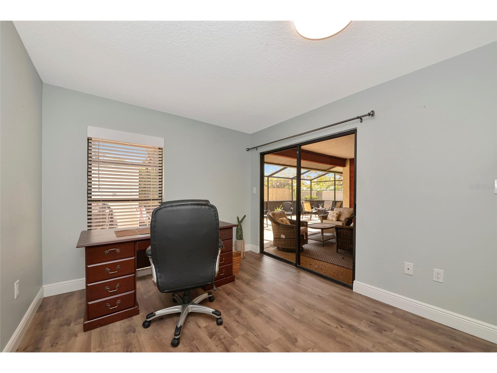 4689 Oak Forest Drive E #1 Sarasota FL 34231 A4684507 image19