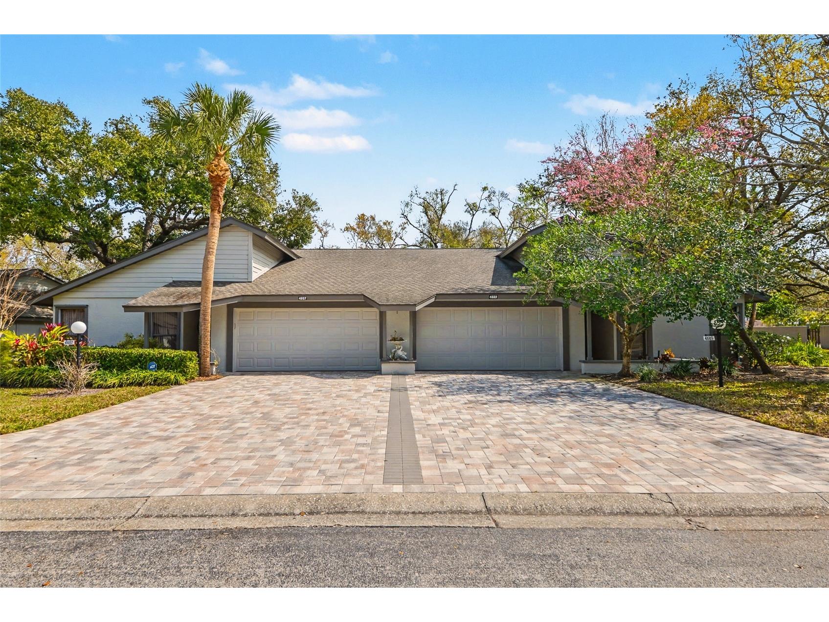4689 Oak Forest Drive E #1 Sarasota FL 34231 A4684507 image2
