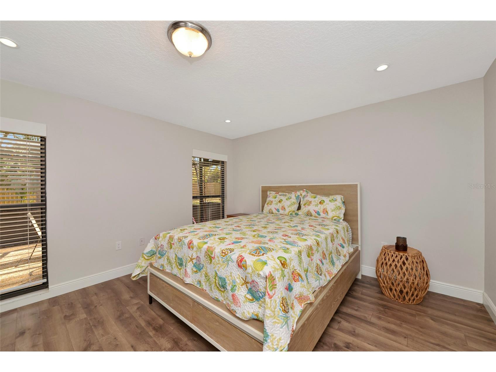 4689 Oak Forest Drive E #1 Sarasota FL 34231 A4684507 image21