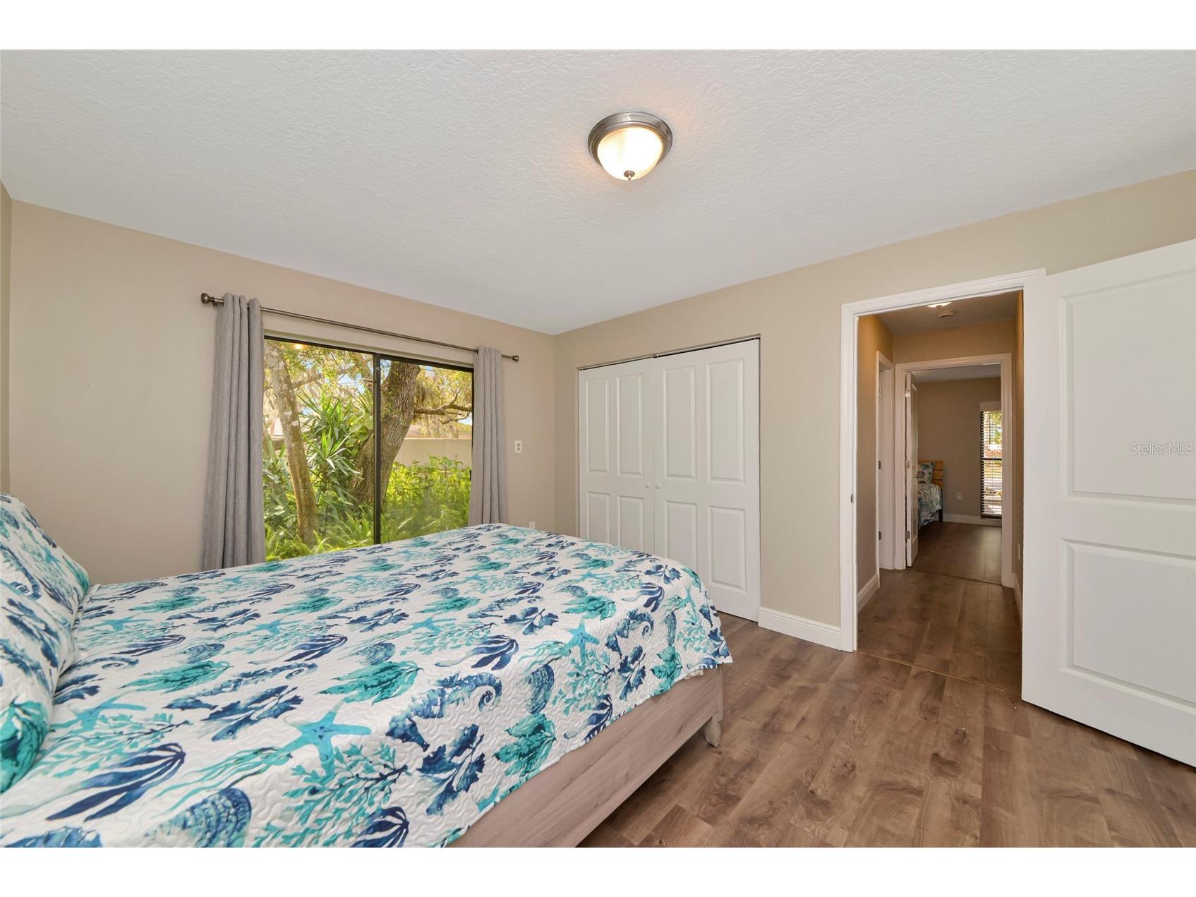 4689 Oak Forest Drive E #1 Sarasota FL 34231 A4684507 image31