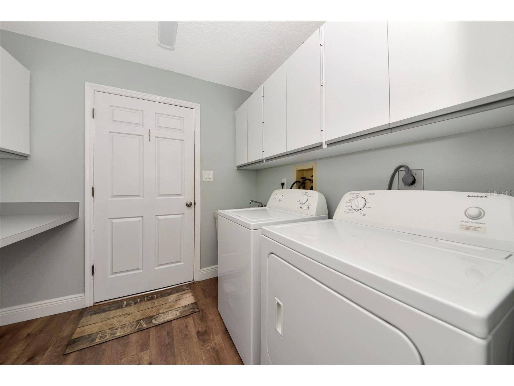 4689 Oak Forest Drive E #1 Sarasota FL 34231 A4684507 image33