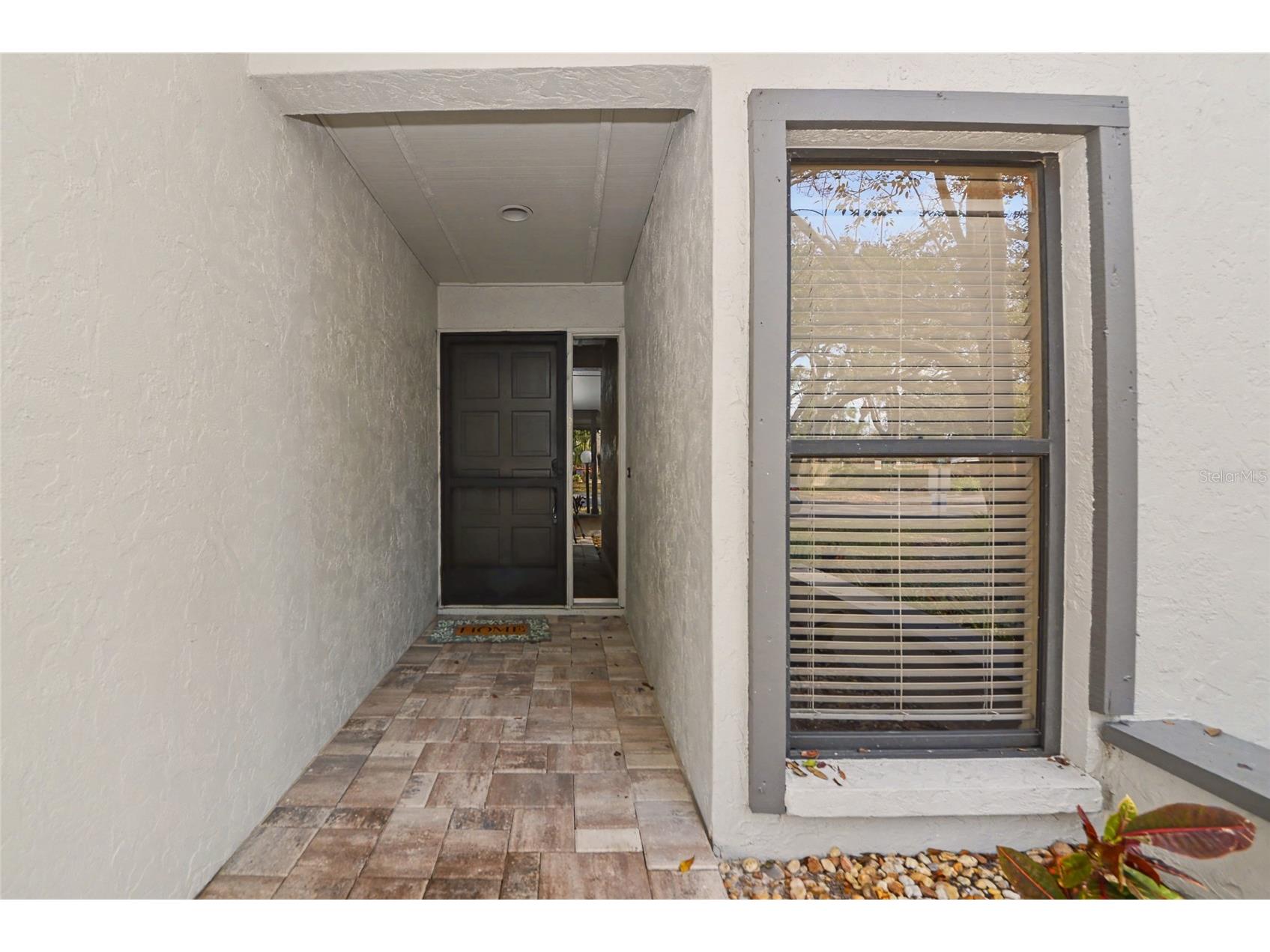 4689 Oak Forest Drive E #1 Sarasota FL 34231 A4684507 image4