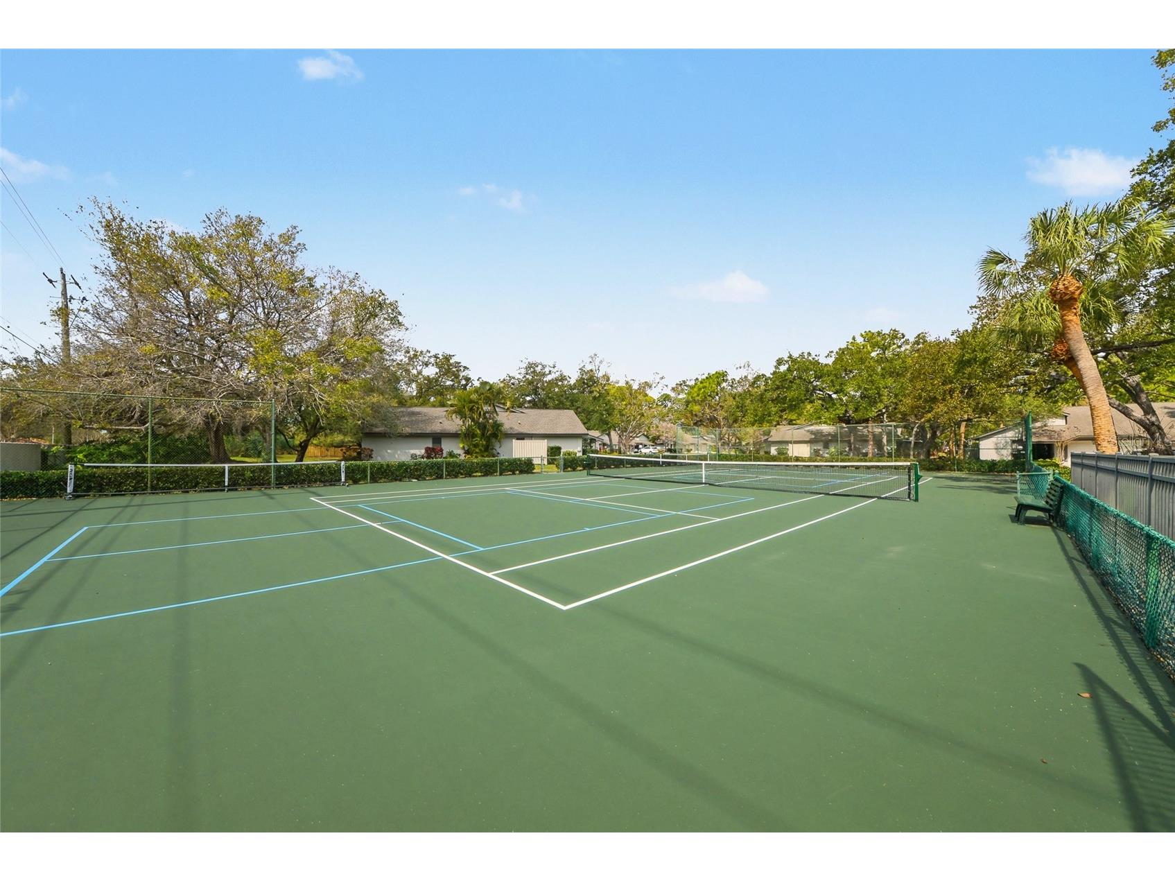 4689 Oak Forest Drive E #1 Sarasota FL 34231 A4684507 image45