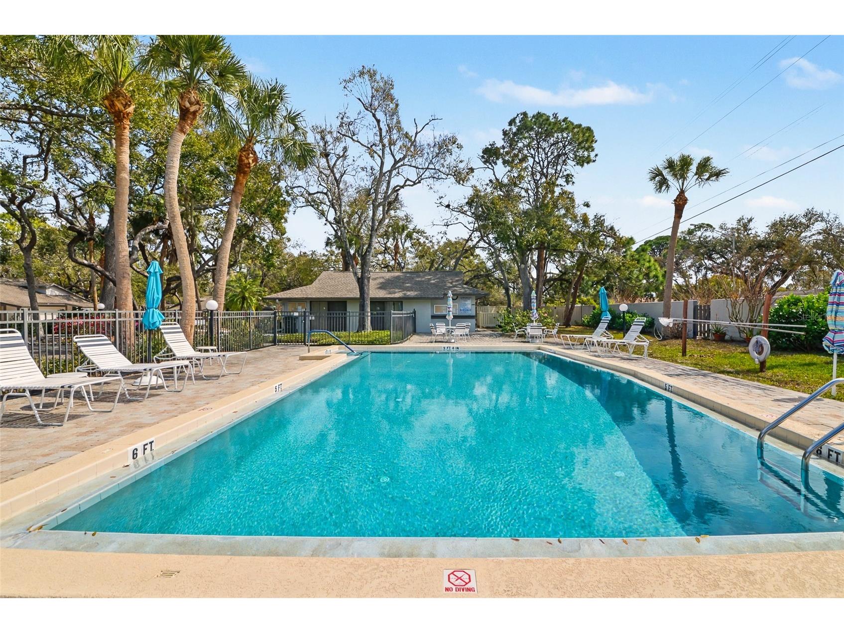 4689 Oak Forest Drive E #1 Sarasota FL 34231 A4684507 image47