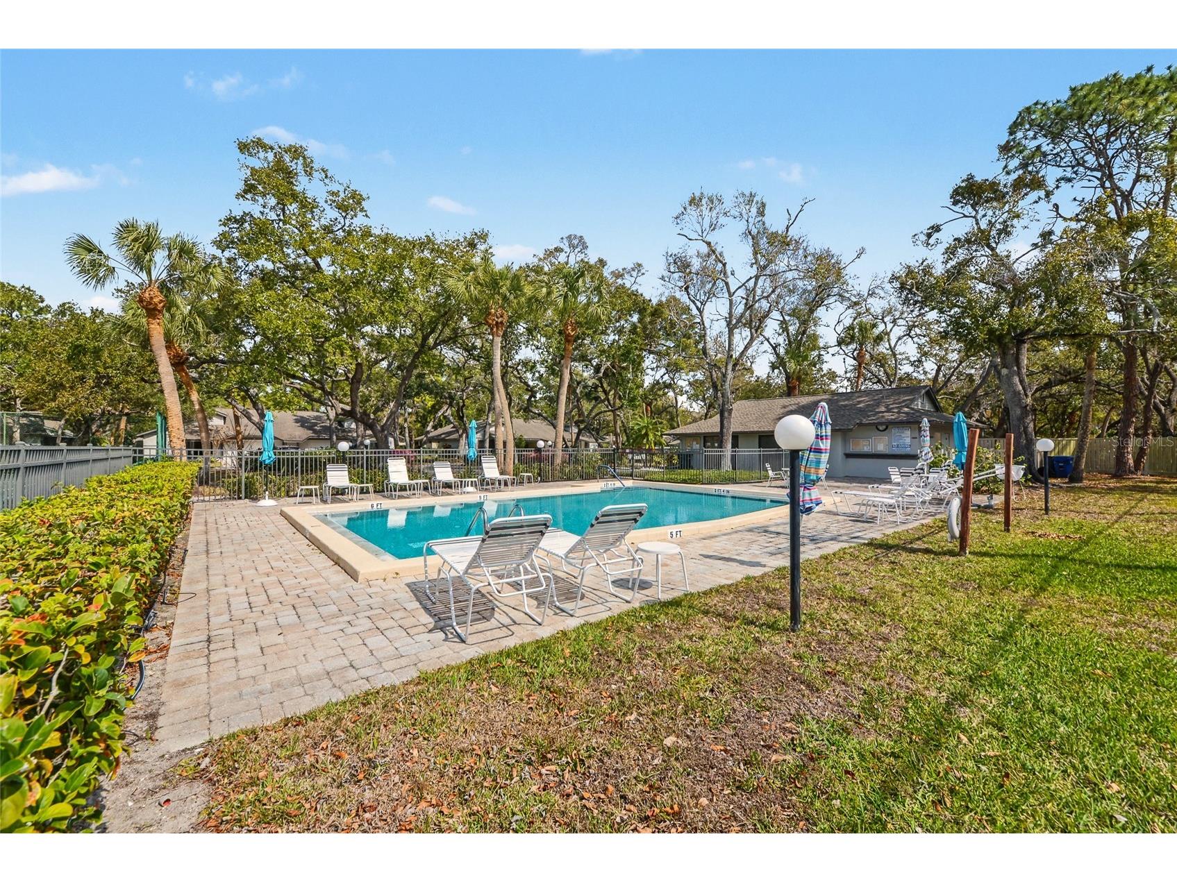 4689 Oak Forest Drive E #1 Sarasota FL 34231 A4684507 image48