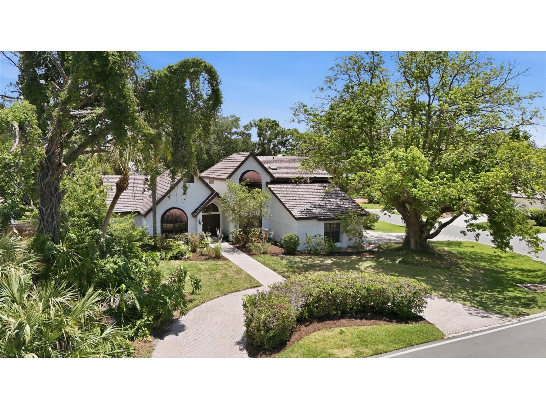 4689 Pine Harrier Drive Sarasota FL 34231 A4692523 image1