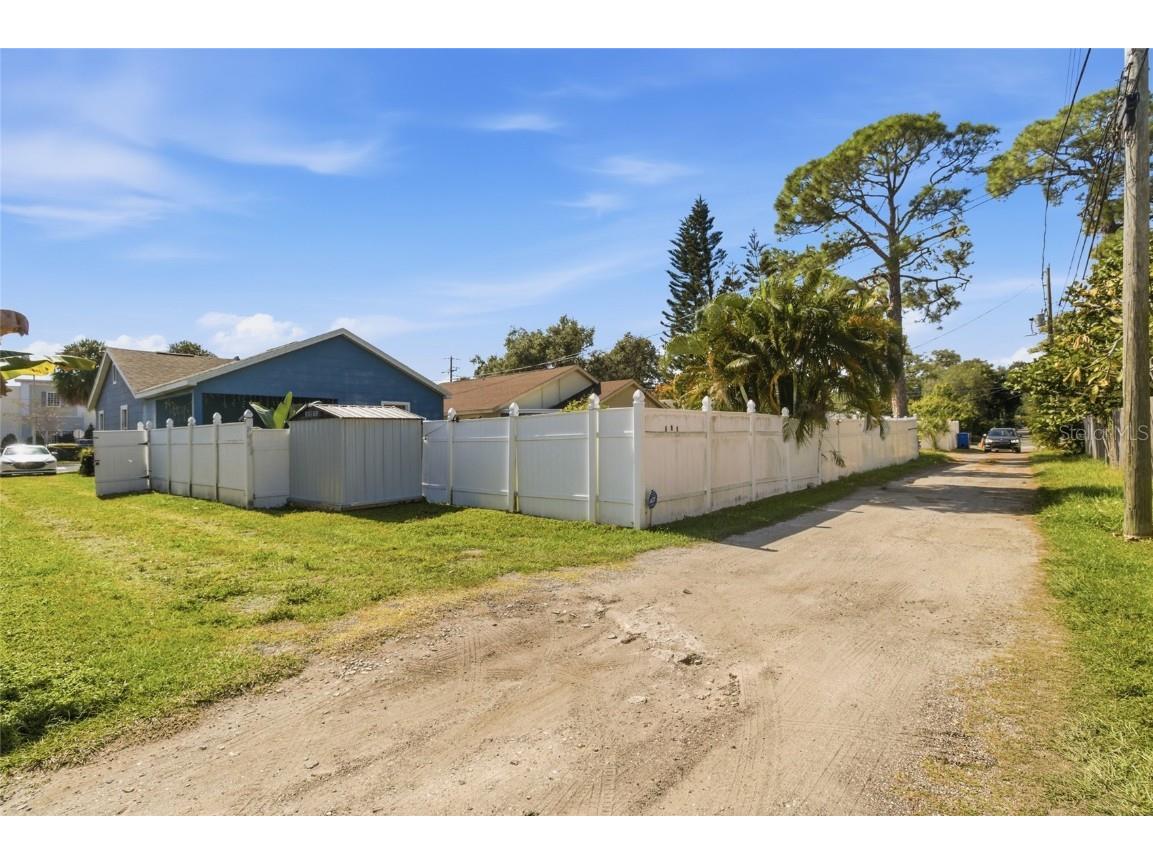 469 38th Avenue N Saint Petersburg FL 33704 TB8412892 image26