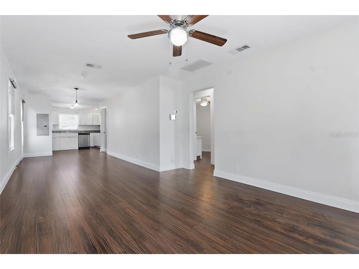 469 38th Avenue N Saint Petersburg FL 33704 TB8412892 image6