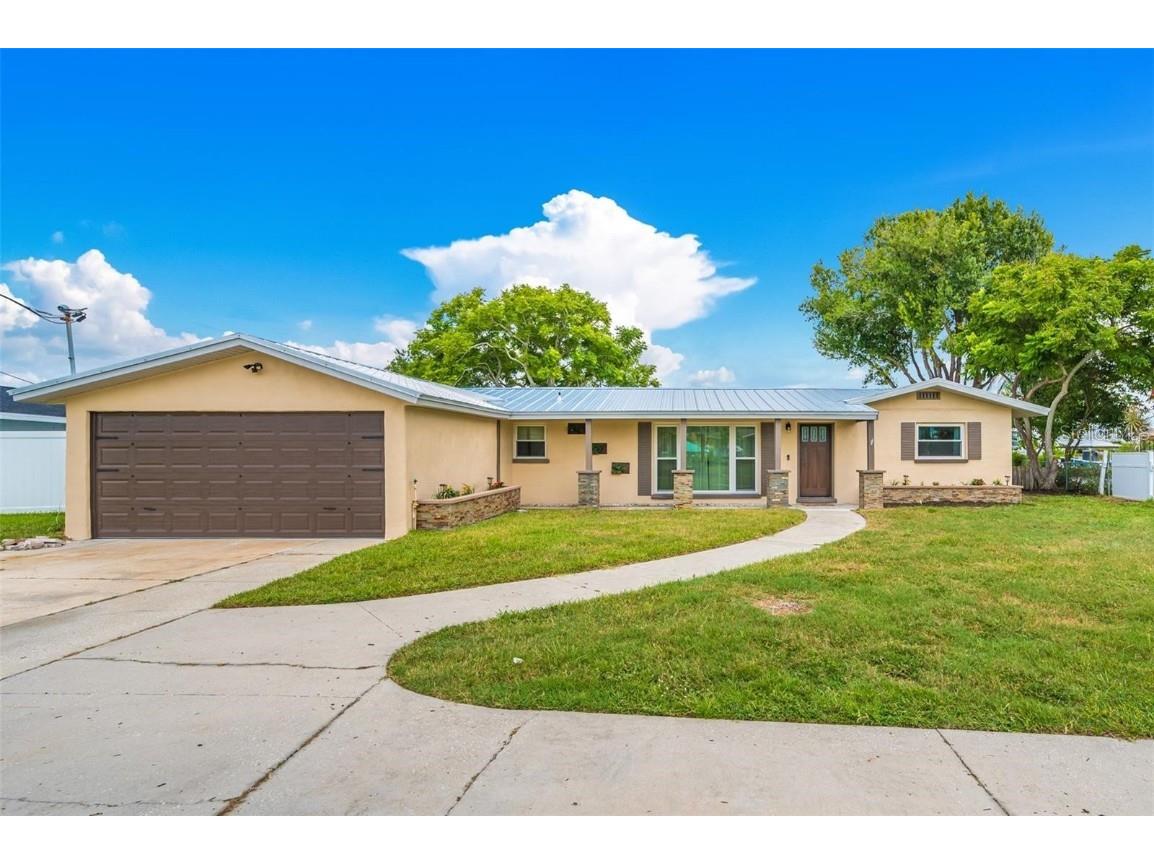 469 Flamingo Drive Apollo Beach FL 33572 - Canal TB8426283 image1