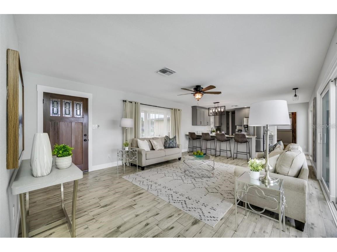 469 Flamingo Drive Apollo Beach FL 33572 - Canal TB8426283 image3