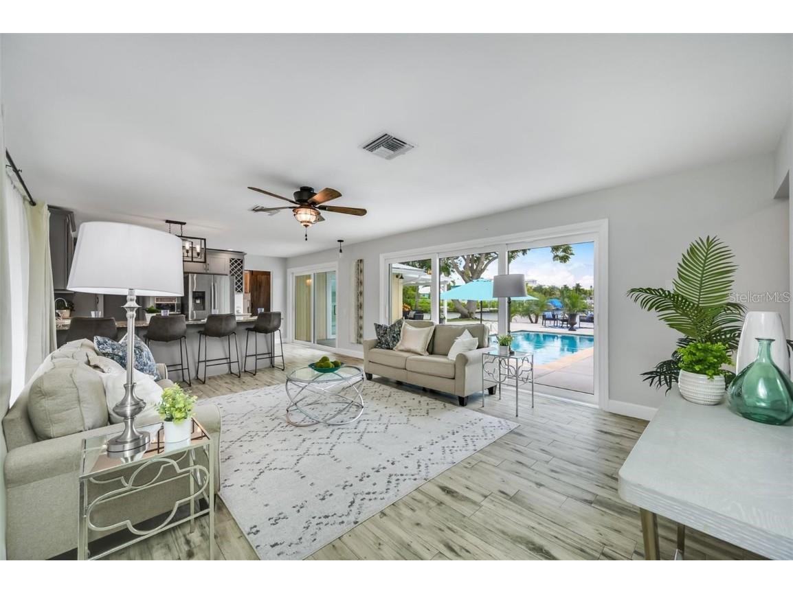 469 Flamingo Drive Apollo Beach FL 33572 - Canal TB8426283 image4