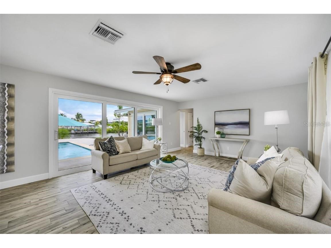 469 Flamingo Drive Apollo Beach FL 33572 - Canal TB8426283 image5