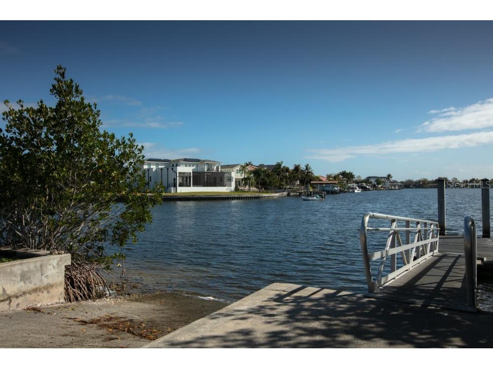 4690 Laurel Oak Lane NE Saint Petersburg FL 33703 TB8470703 image14