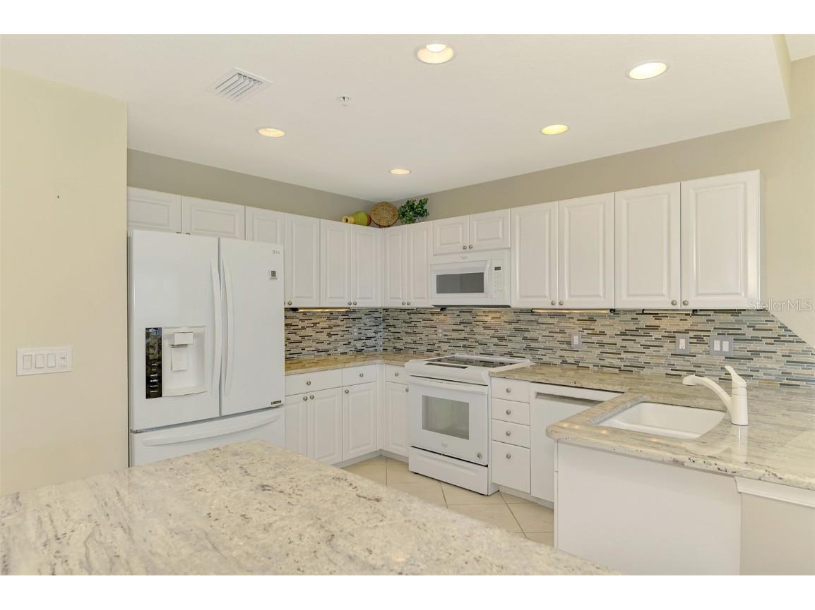 4692 Club Drive #101 Port Charlotte FL 33953 - MYAKKA RIVER D6143902 image13