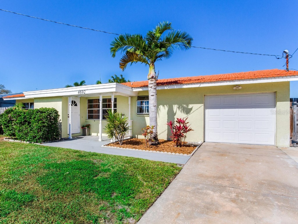 4692 Dover Street NE Saint Petersburg FL 33703 U8235638 image1