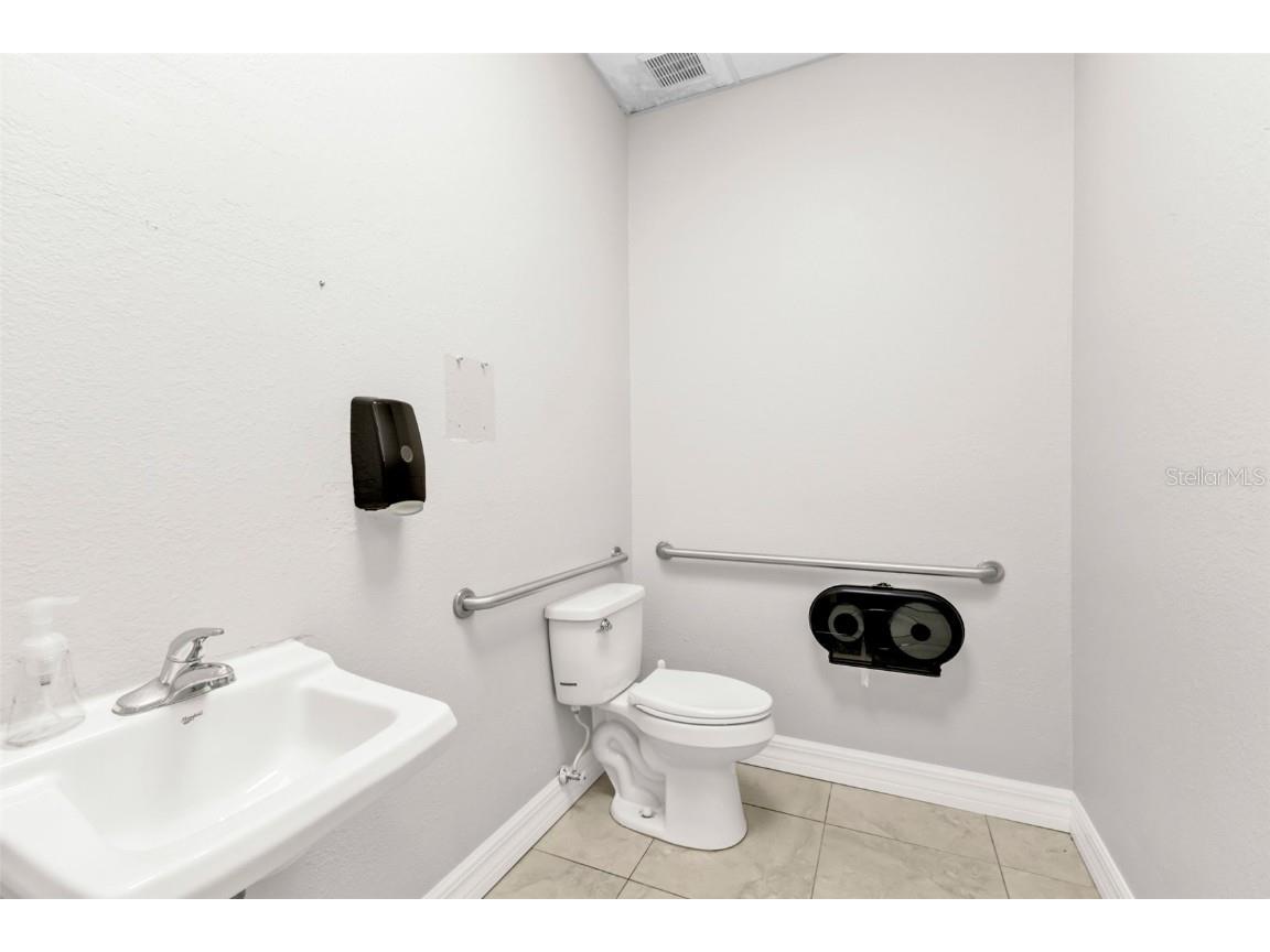 4694 Tamiami Trail Punta Gorda FL 33980 C7504460 image54