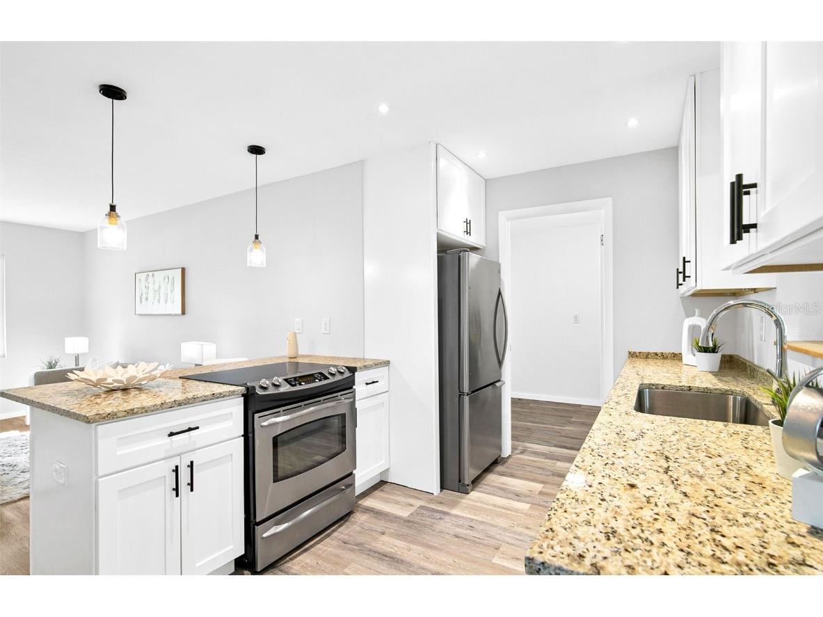 4697 Linwood Street Sarasota FL 34232 A4673620 image15