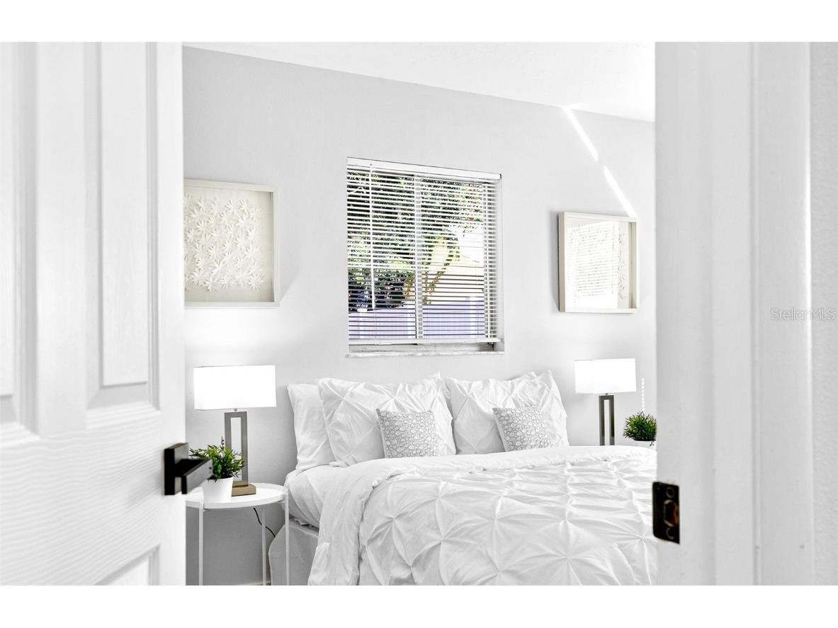 4697 Linwood Street Sarasota FL 34232 A4673620 image22