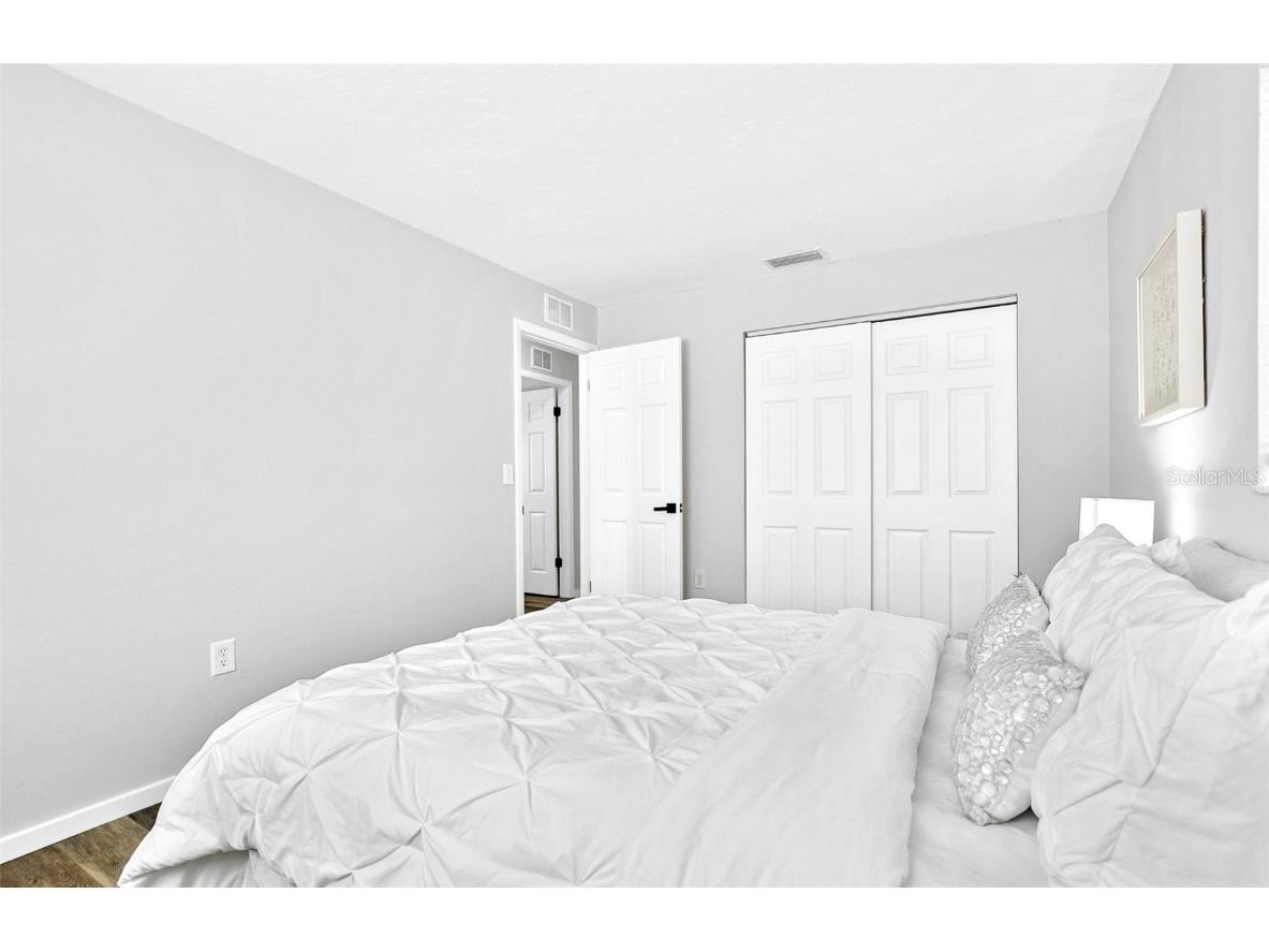 4697 Linwood Street Sarasota FL 34232 A4673620 image25