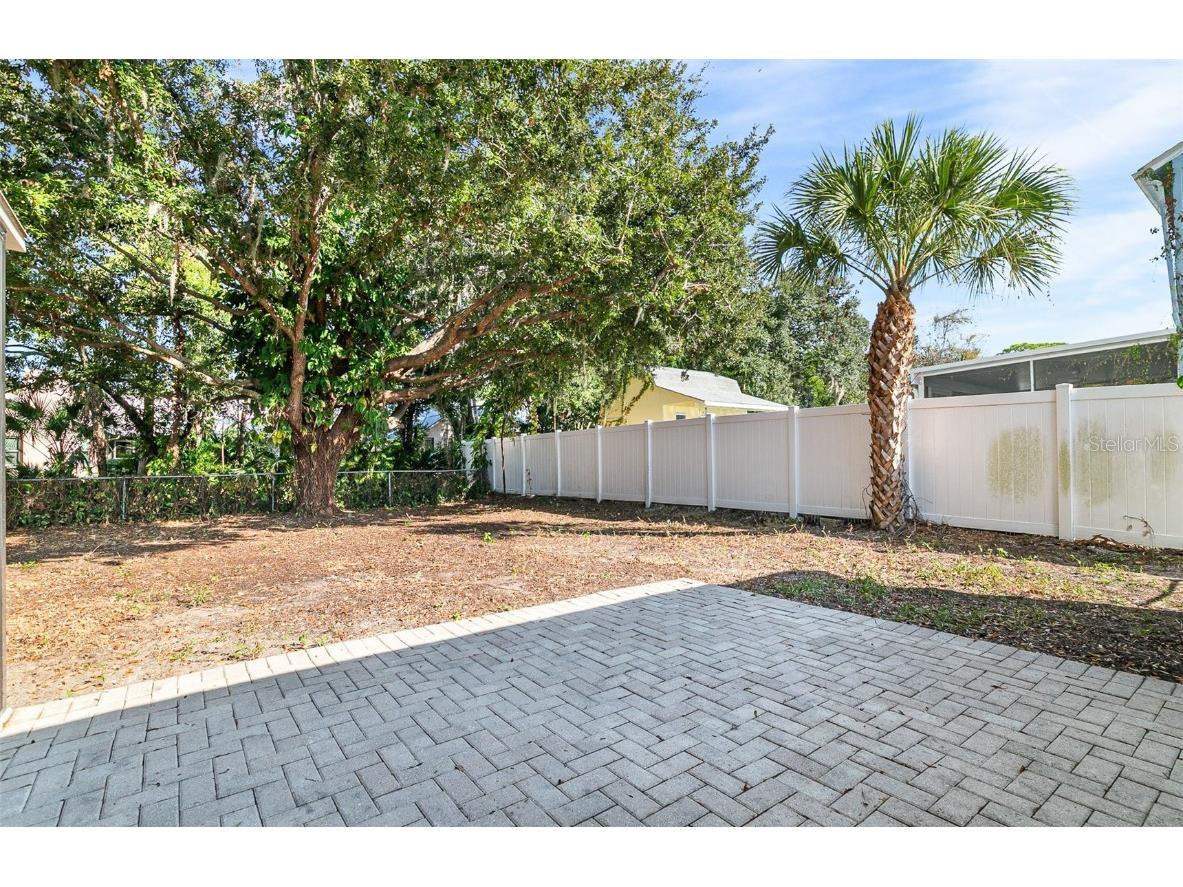 4697 Linwood Street Sarasota FL 34232 A4673620 image31